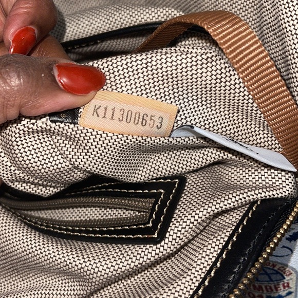 Disney Vacation Club Mickey Dooney & Bourke Satchel Crossbody Purse EUC - Picture 10 of 13